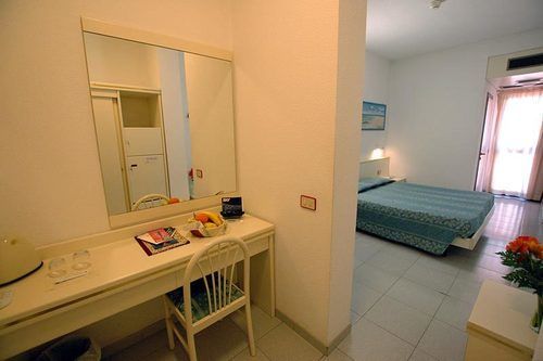Hotel Crystal Portoferraio Bagian luar foto