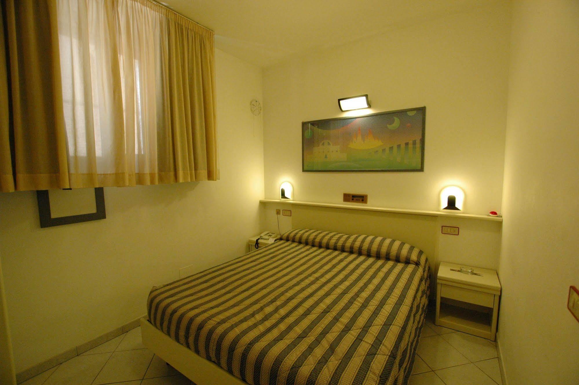 Hotel Crystal Portoferraio Bagian luar foto