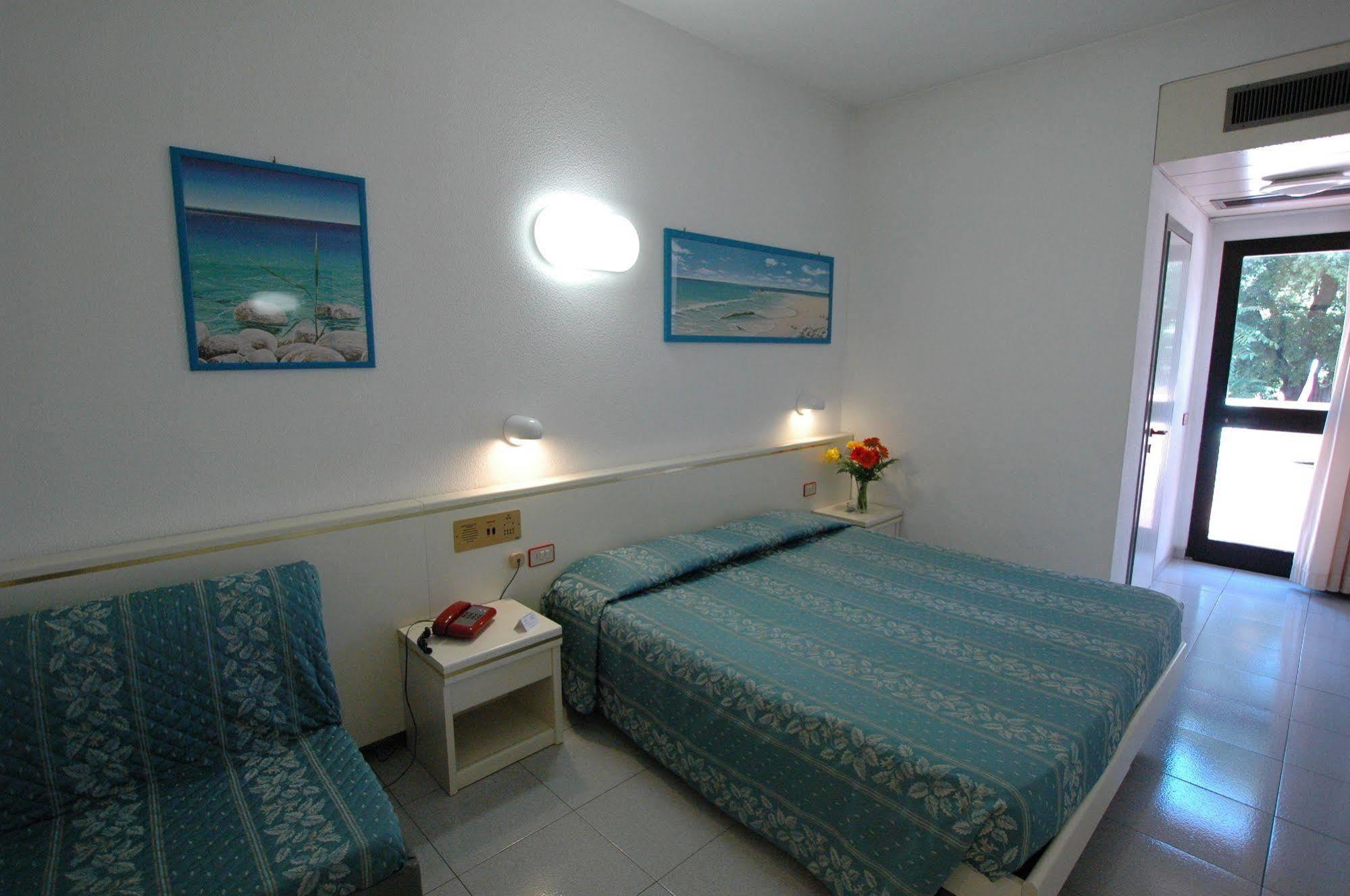 Hotel Crystal Portoferraio Bagian luar foto