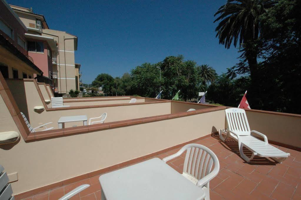 Hotel Crystal Portoferraio Bagian luar foto